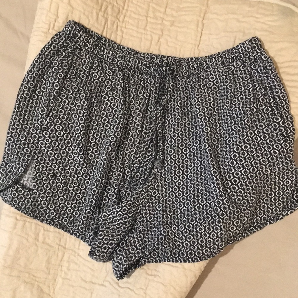 🌈bundle for u Brandy Melville floral shorts